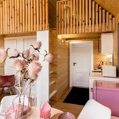 Trzy W Mielnie アパート ミエルノ