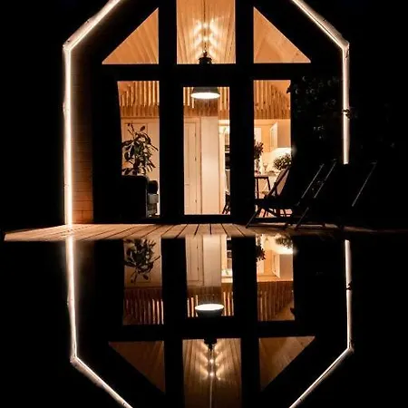 Trzy W Mielnie ميلنو